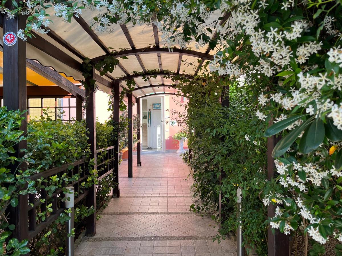 Hotel Ellymar فادا المظهر الخارجي الصورة